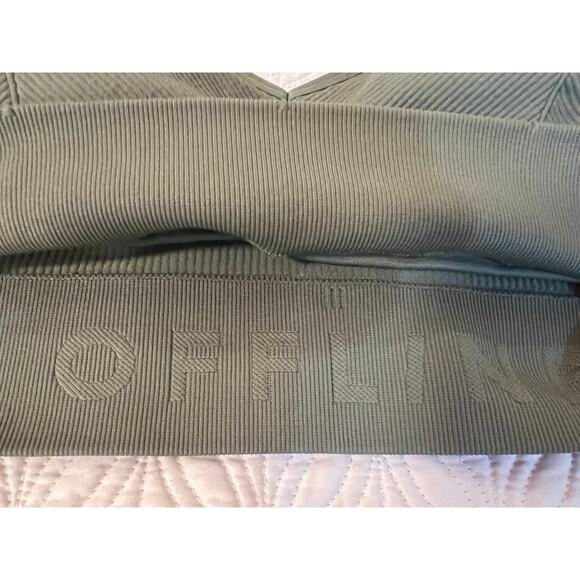 Aerie Offline sports bra
Sage green
Size Lg - Picture 2 of 3